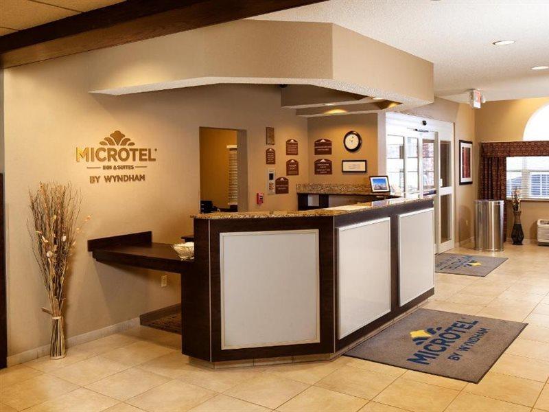 Microtel Inn & Suites By Wyndham St Clairsville - Wheeling St. Clairsville Екстериор снимка
