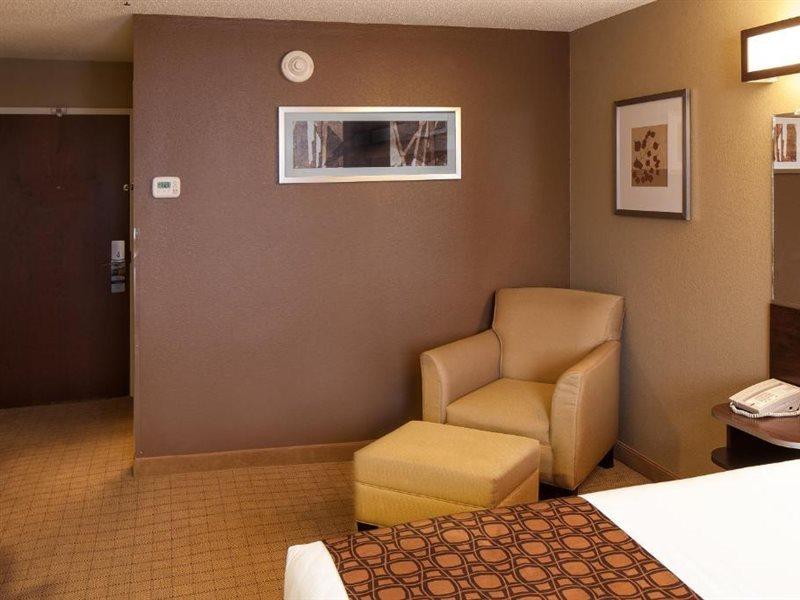 Microtel Inn & Suites By Wyndham St Clairsville - Wheeling St. Clairsville Екстериор снимка