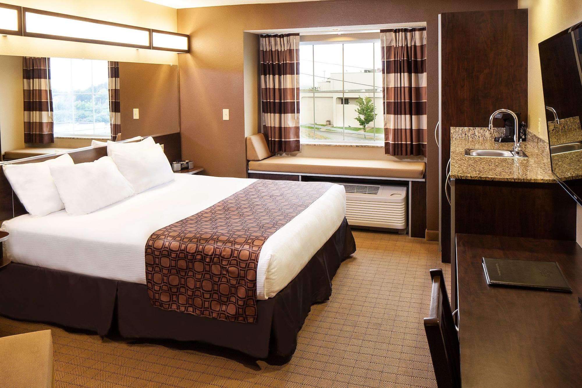 Microtel Inn & Suites By Wyndham St Clairsville - Wheeling St. Clairsville Екстериор снимка