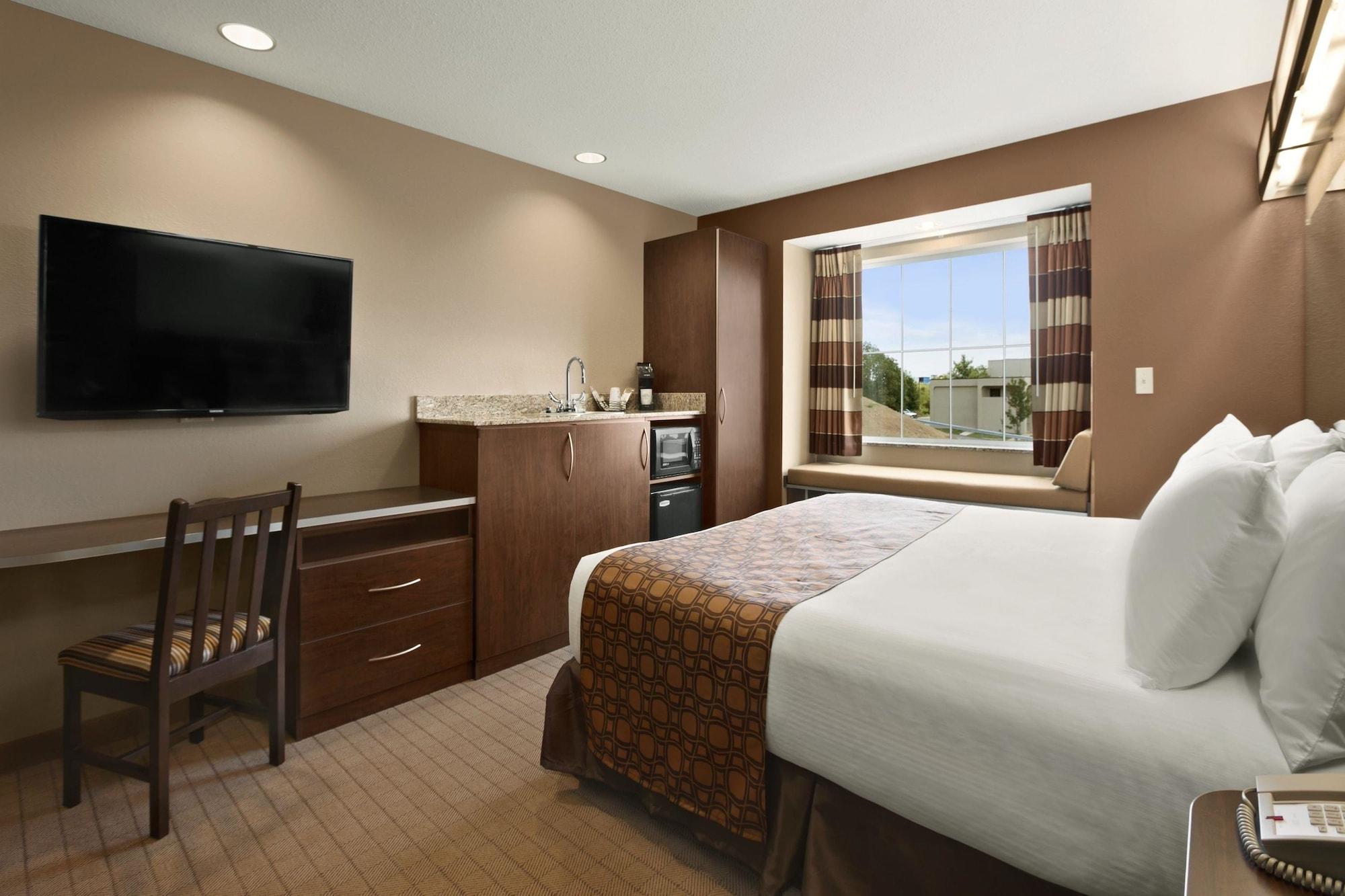Microtel Inn & Suites By Wyndham St Clairsville - Wheeling St. Clairsville Екстериор снимка
