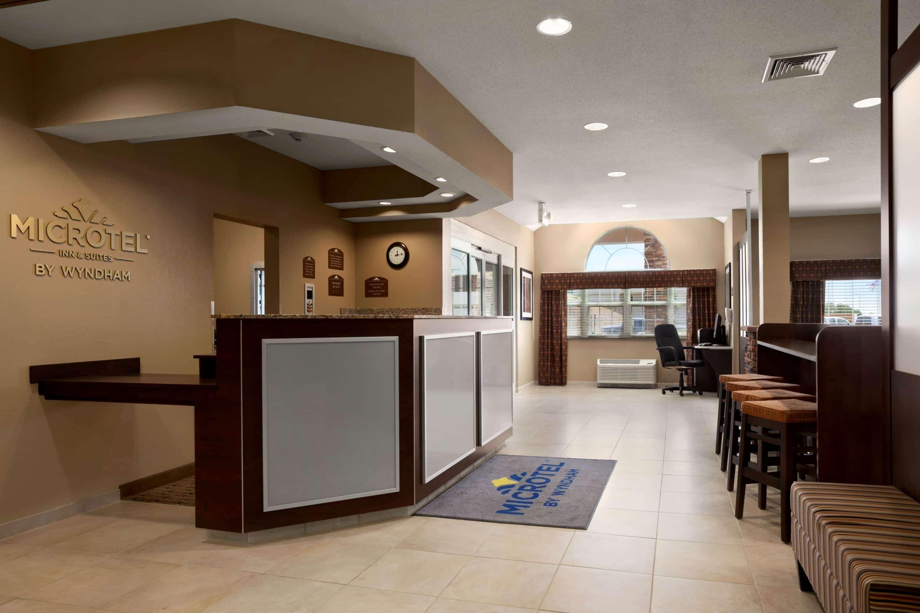 Microtel Inn & Suites By Wyndham St Clairsville - Wheeling St. Clairsville Екстериор снимка
