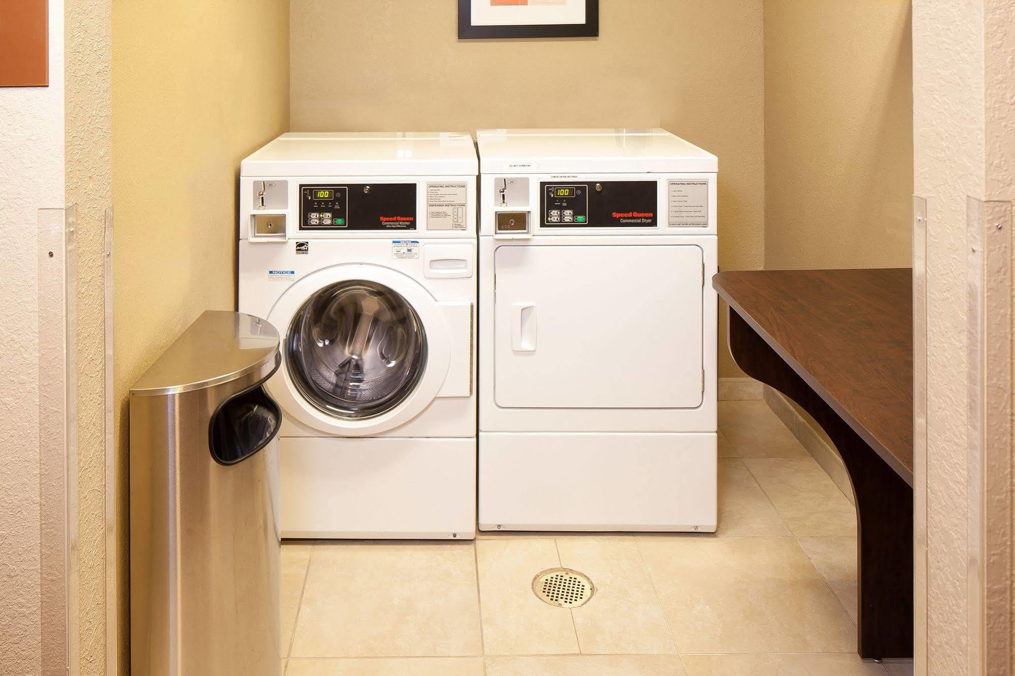 Microtel Inn & Suites By Wyndham St Clairsville - Wheeling St. Clairsville Екстериор снимка